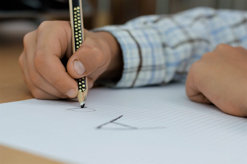 Niño con dificultades de aprendizaje