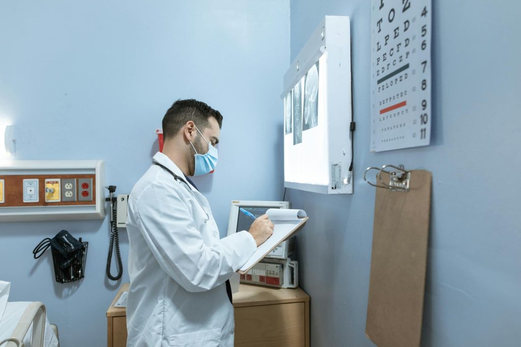 Trauma complejo (TEPT-C) y dependencia emocional: el solapamiento que se pasa por alto